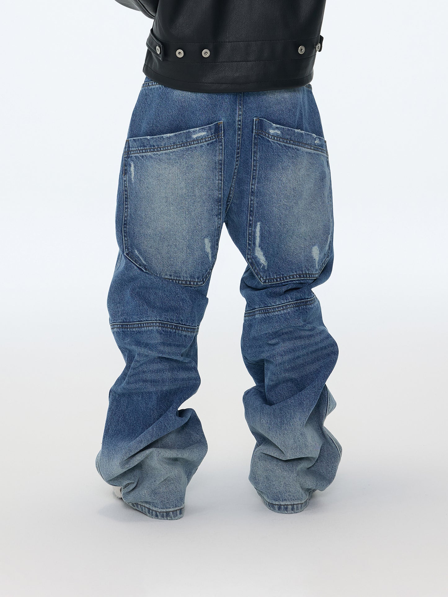 Blaue Baggy-Jeans
