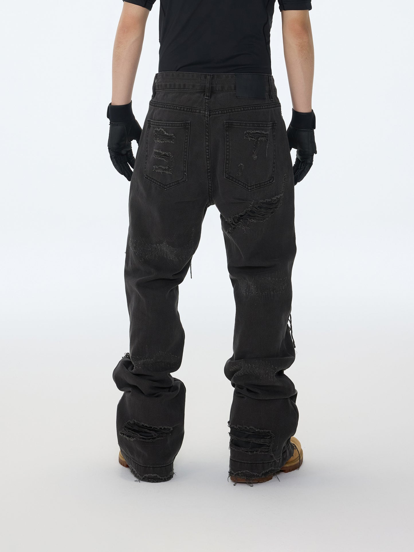 Dunkelgraue Jeans mit Rissen