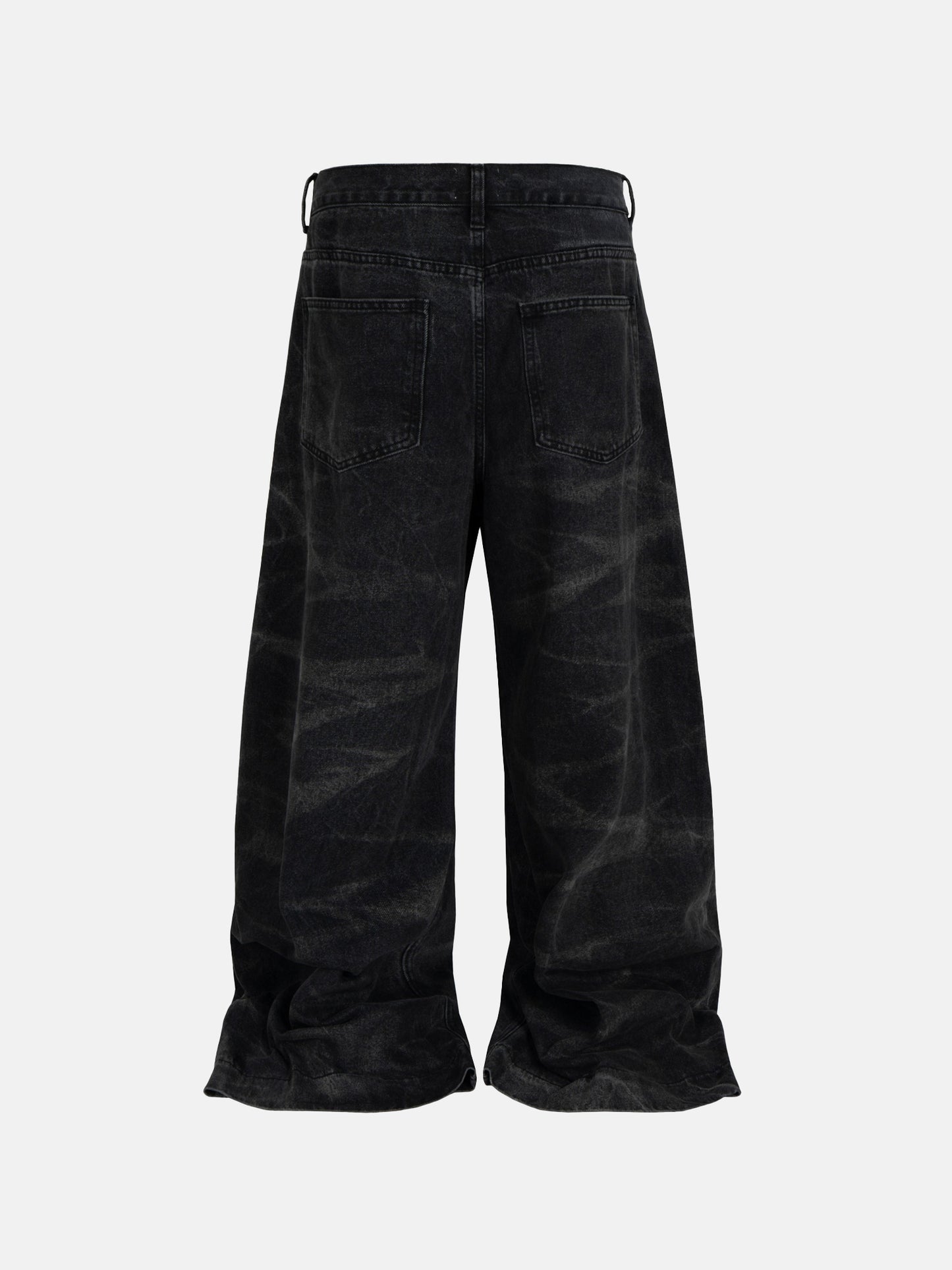 Jeans mit dunklem Leopardenmuster