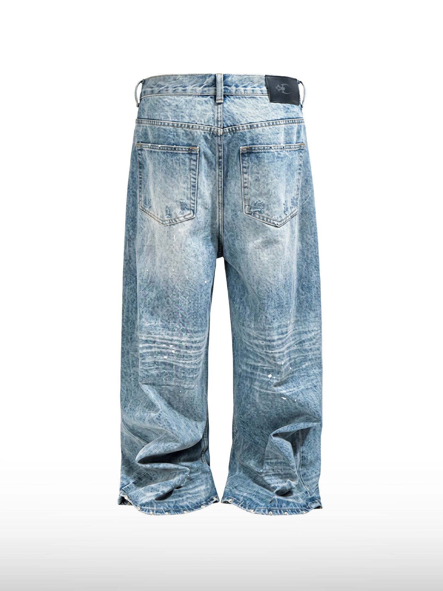 Jeans mit Farbklecksen