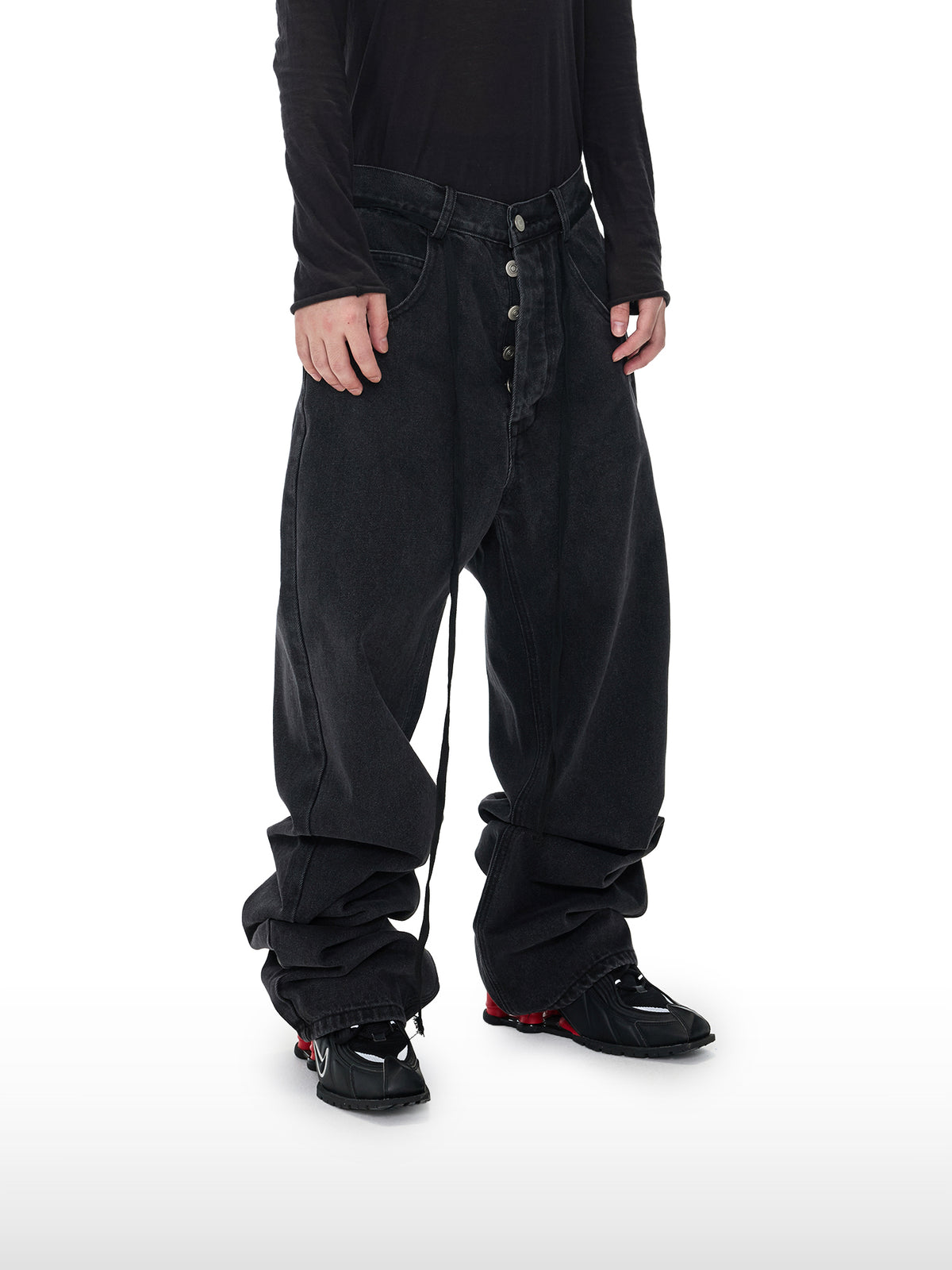 Drapierte schwarze Jeans