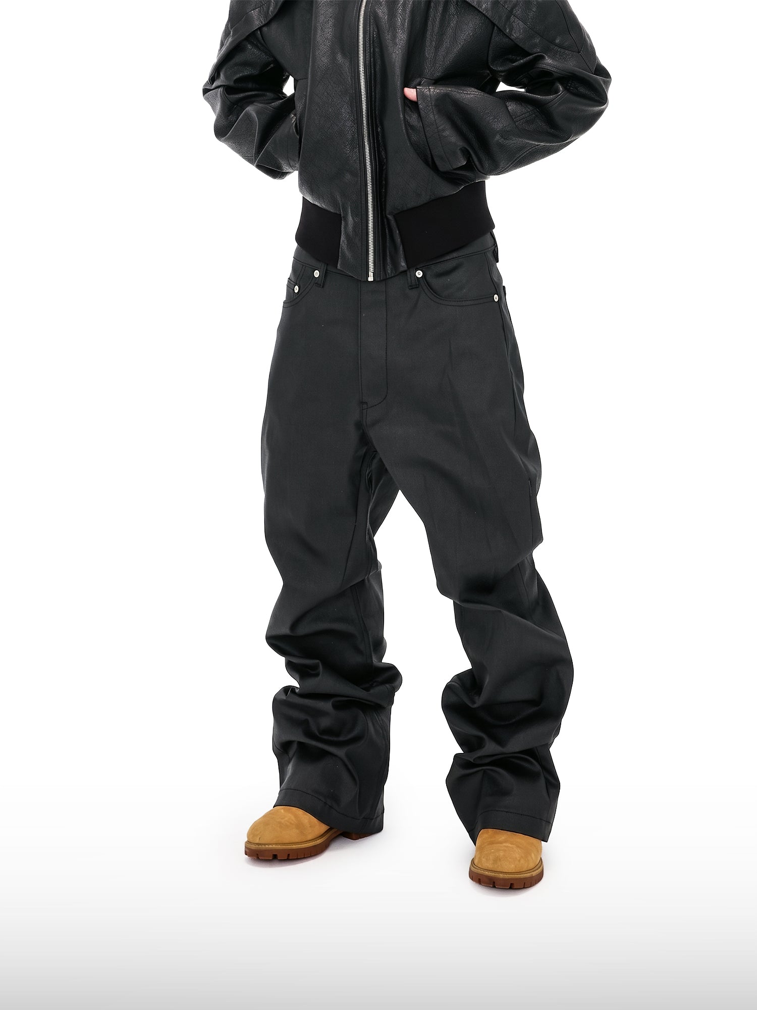 Matte schwarze Hose mit weitem Bein