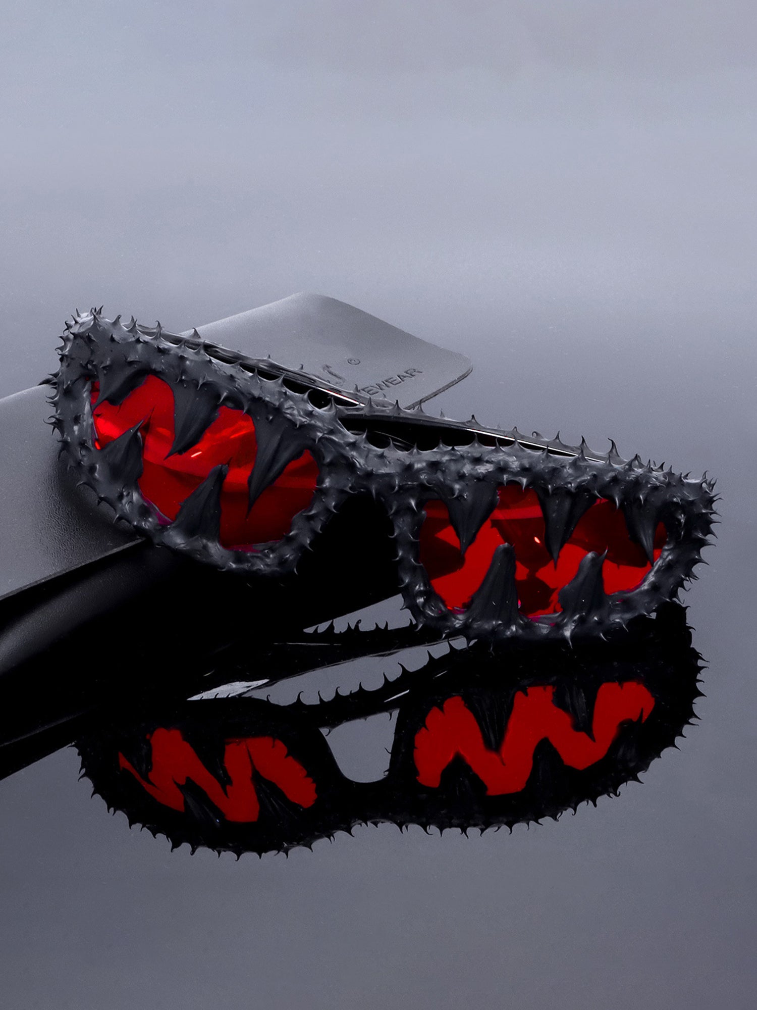 Höllenfeuer-Sonnenbrille