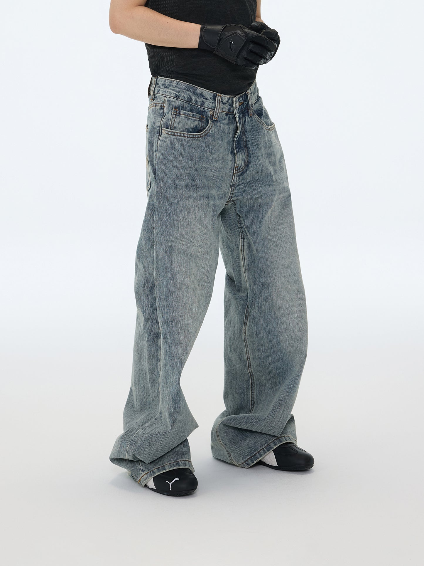 Übergroße Jeans mit verblasstem Look