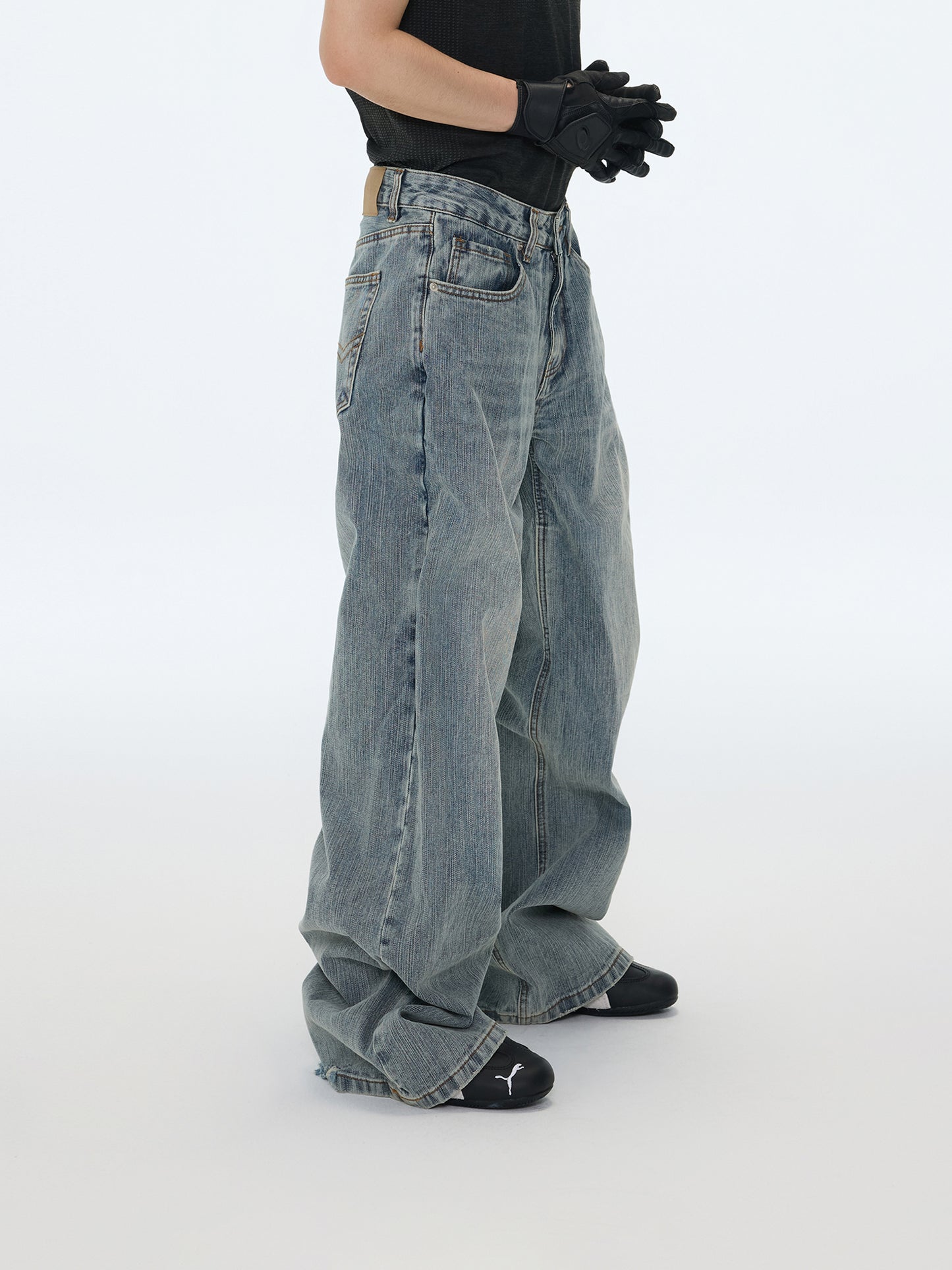 Übergroße Jeans mit verblasstem Look