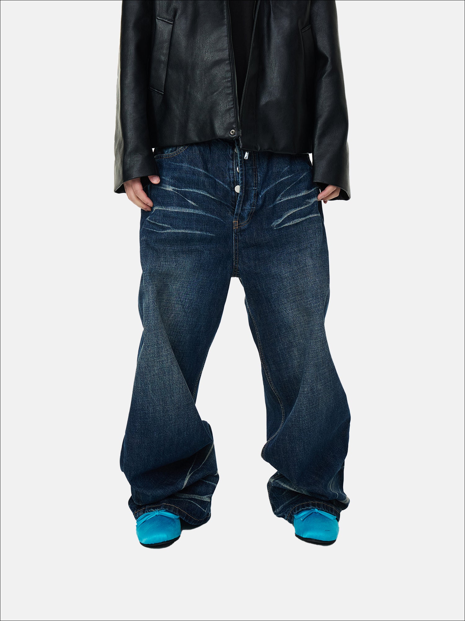 Oversized Motion Jeans