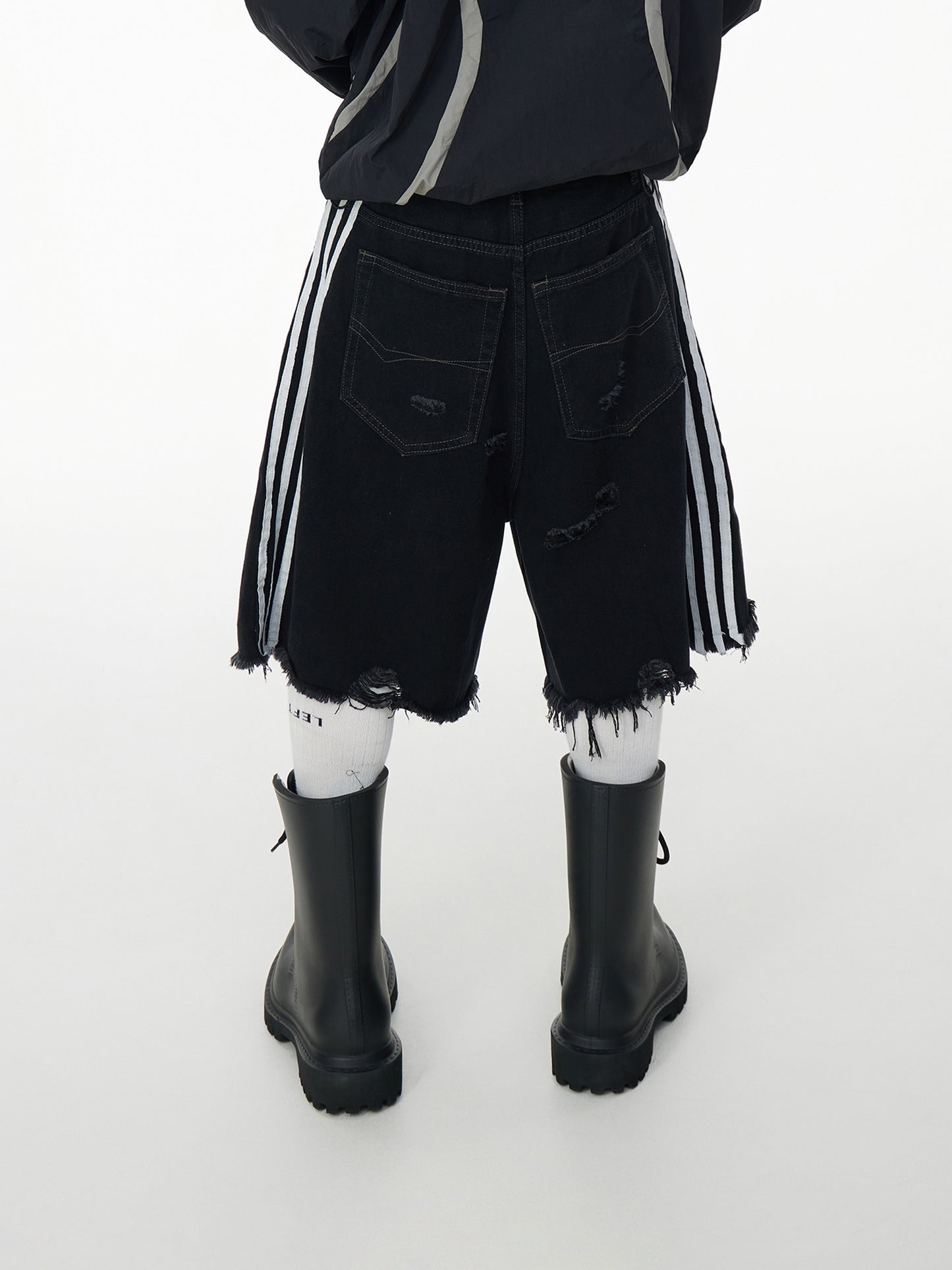 Zerrissene Shorts