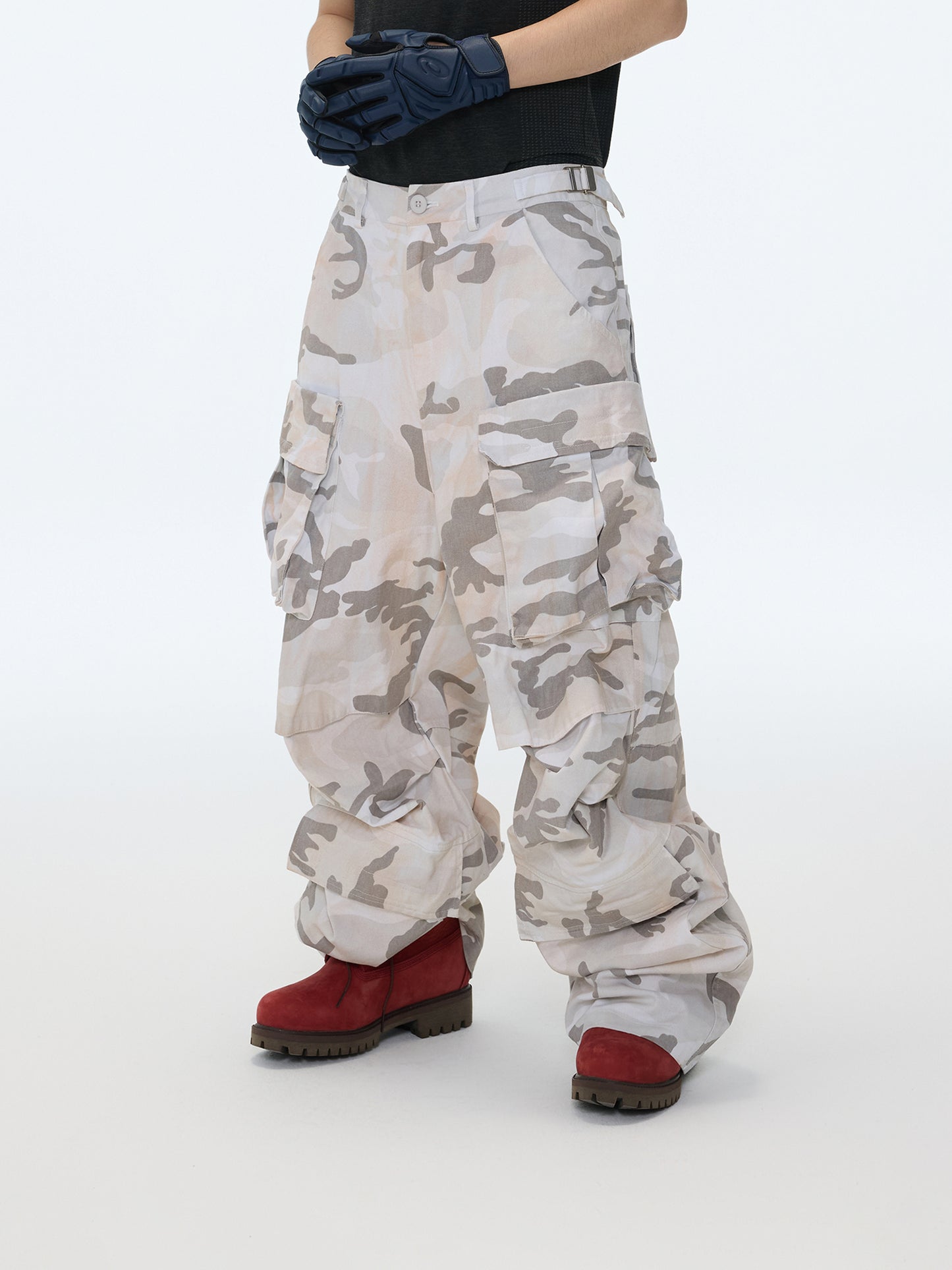Sandfarbene Camouflage-Cargohose