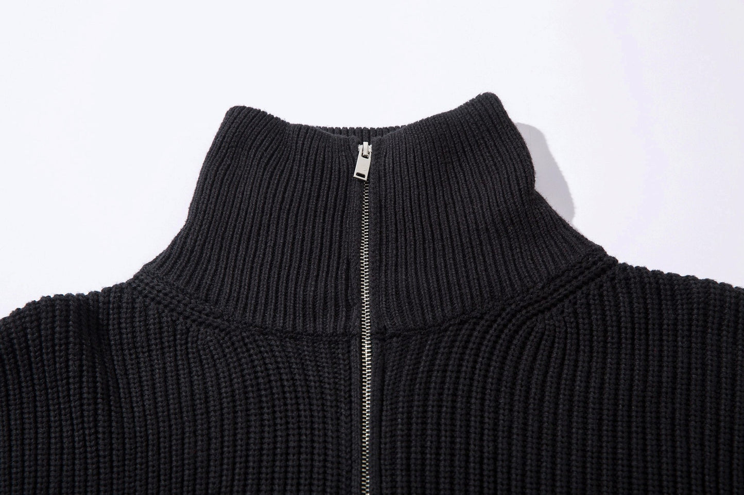 Pullover mit Schattenriss