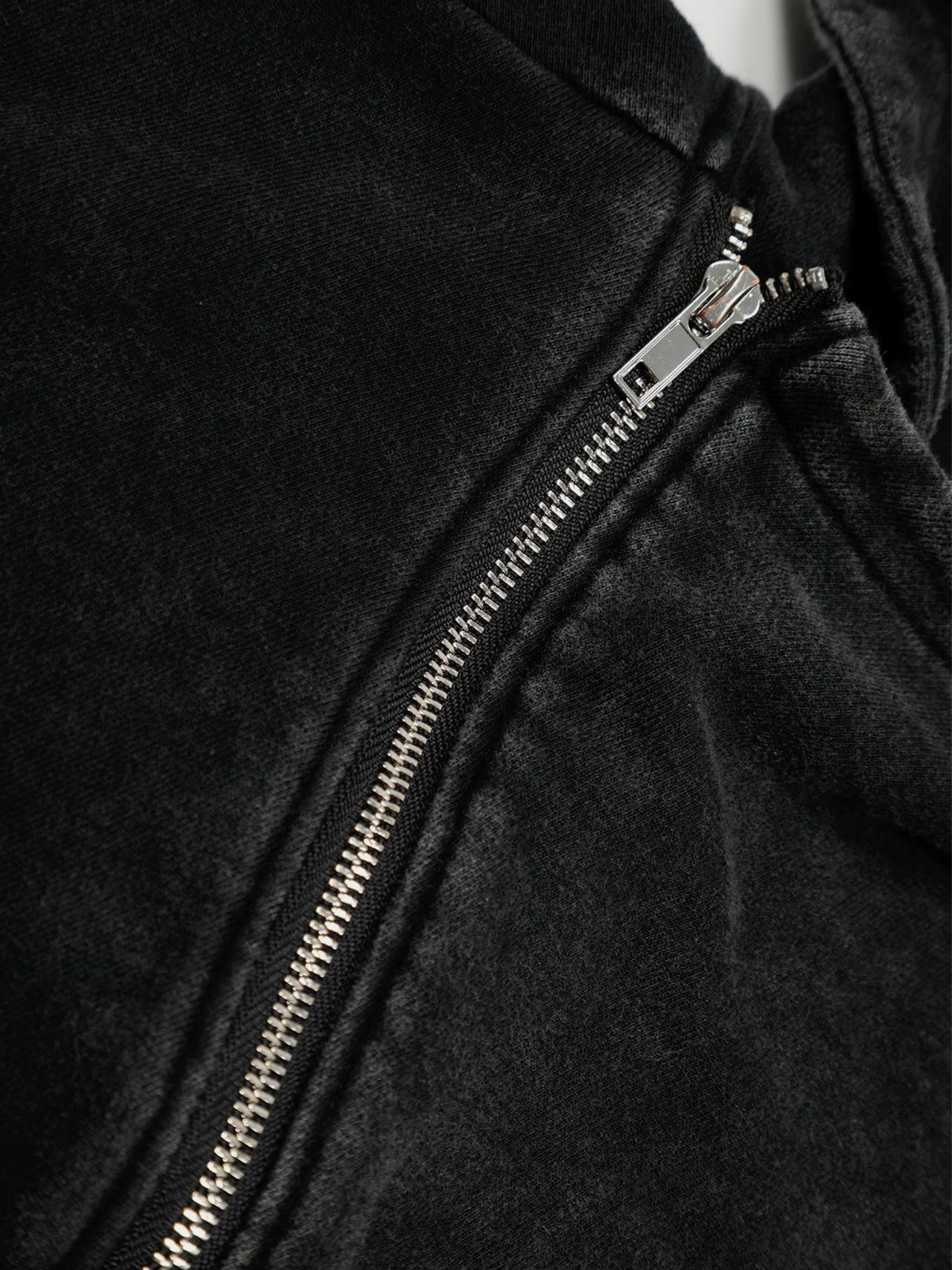 Schwarzer asymmetrischer Hoodie