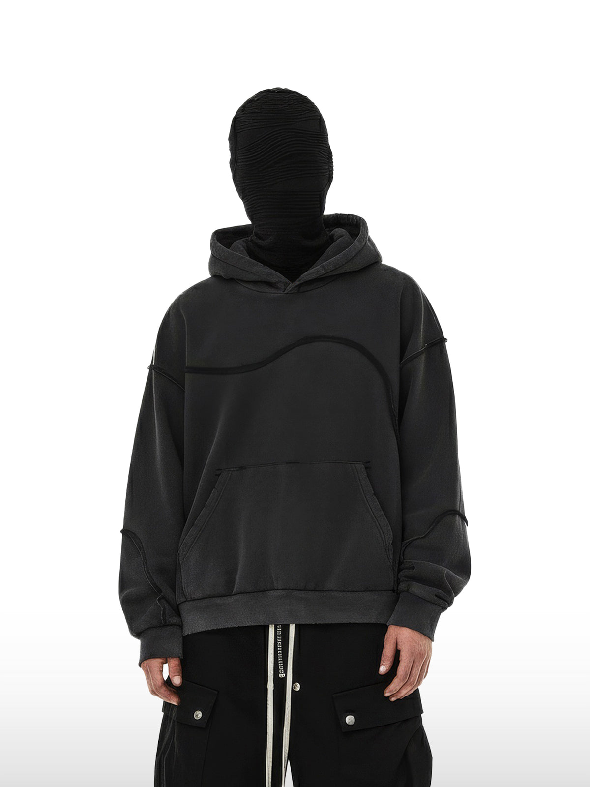 Zwarte hoodie met golvende naden