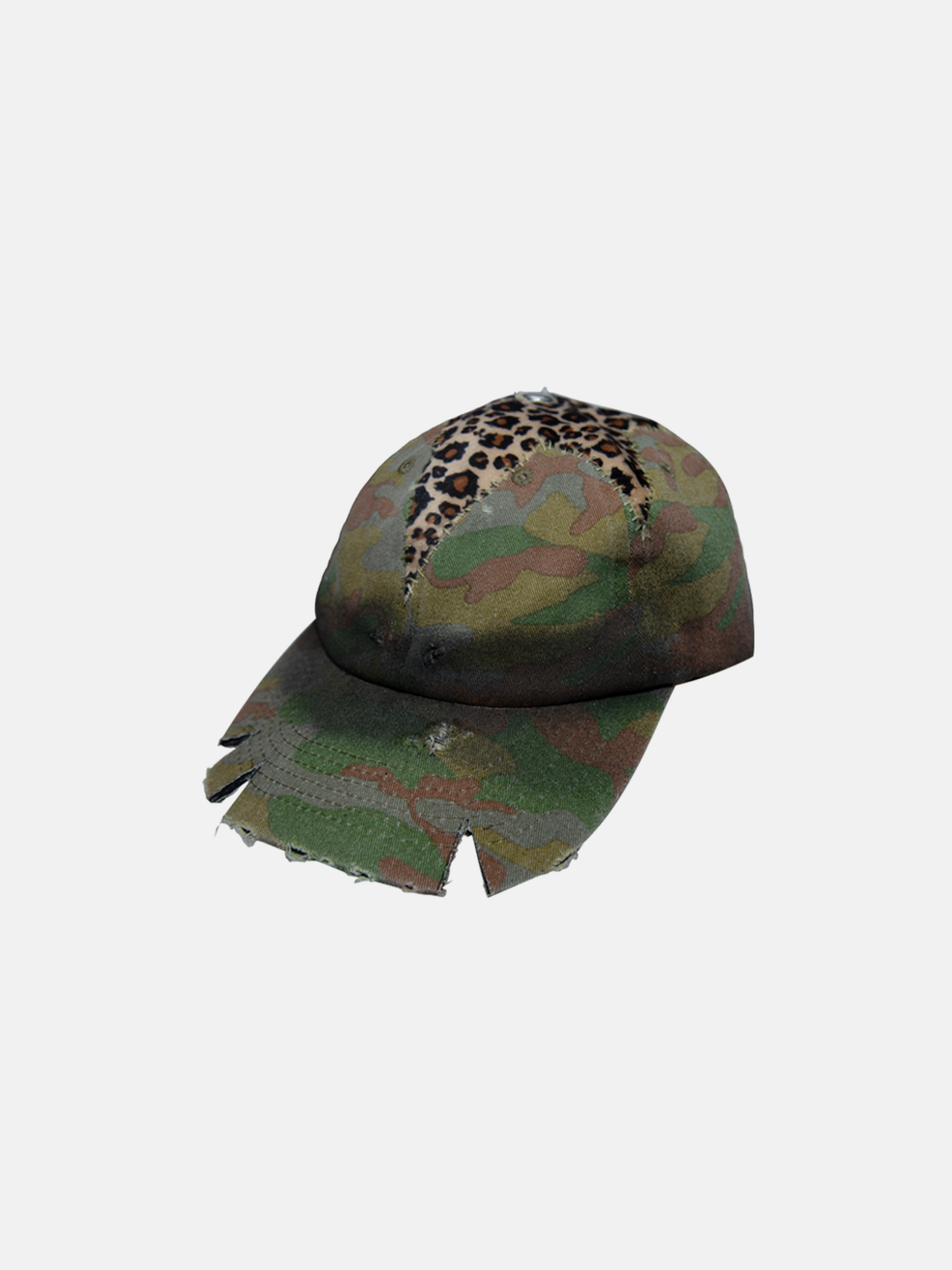 Kappe mit Camouflage-Leoparden-Besatz