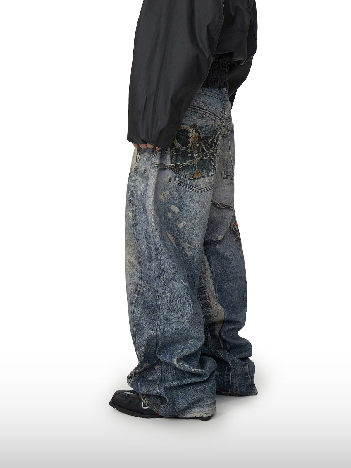 Jeans mit Kettenartefakt