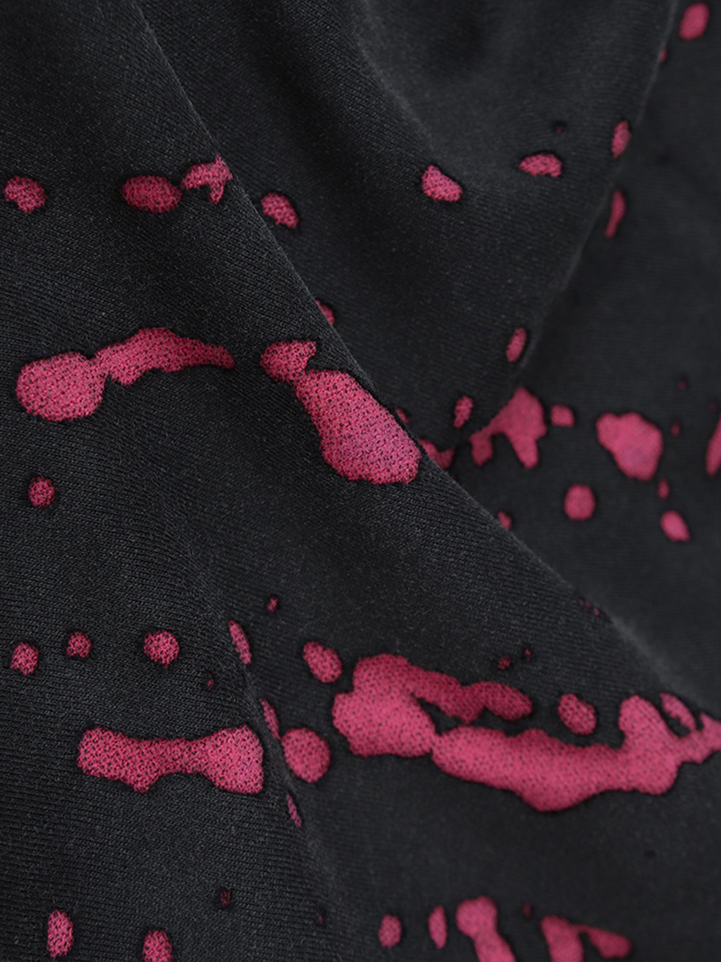 Kapuzenpullover mit dunklem Spritzermuster