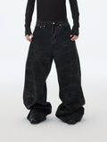Jeans mit dunklem Leopardenmuster