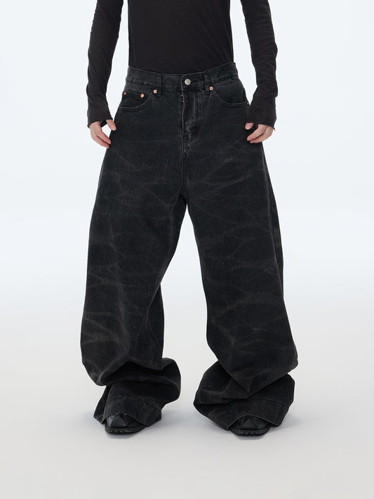 Jeans mit dunklem Leopardenmuster