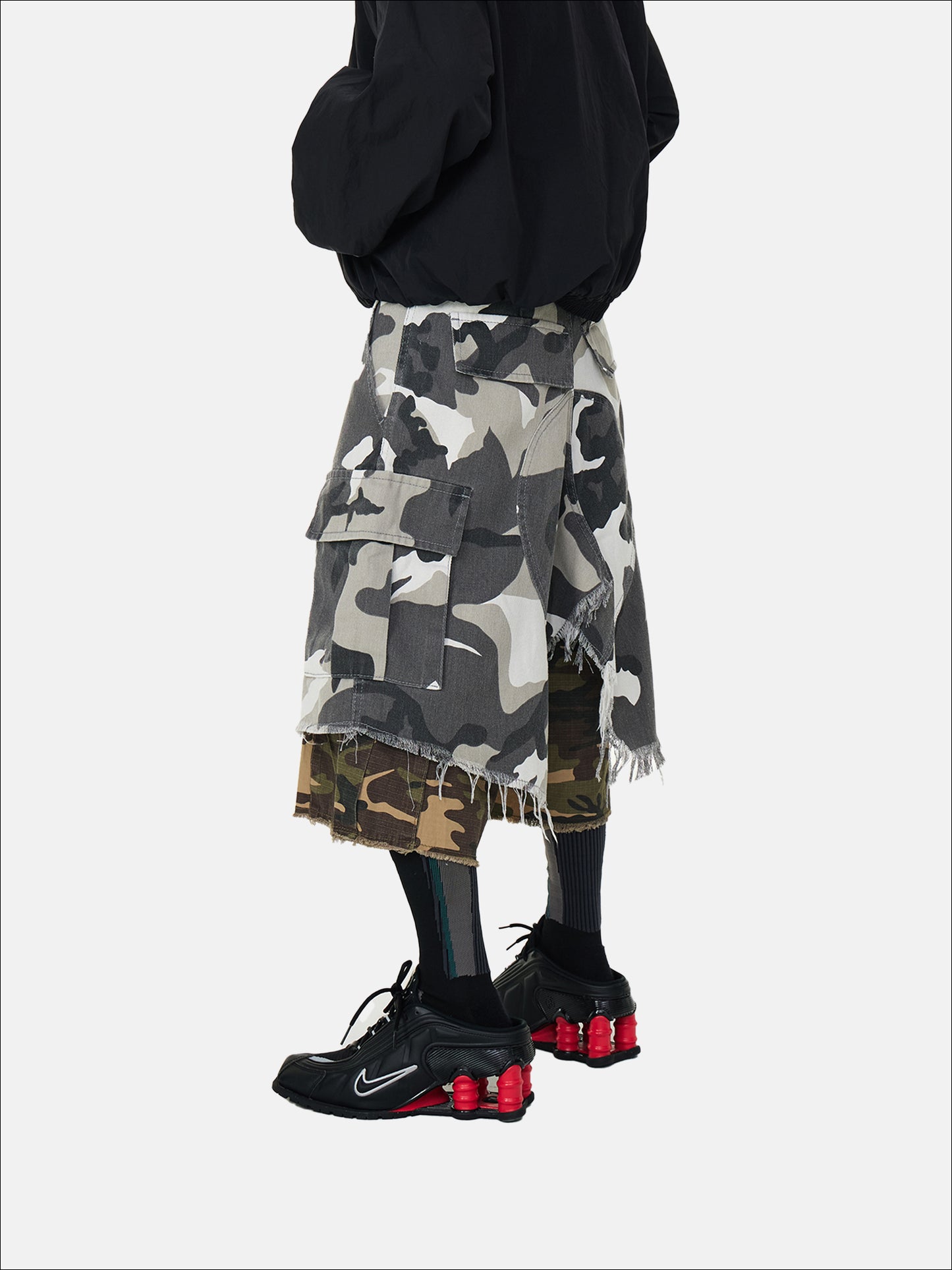 Shorts mit doppeltem Tarnmuster