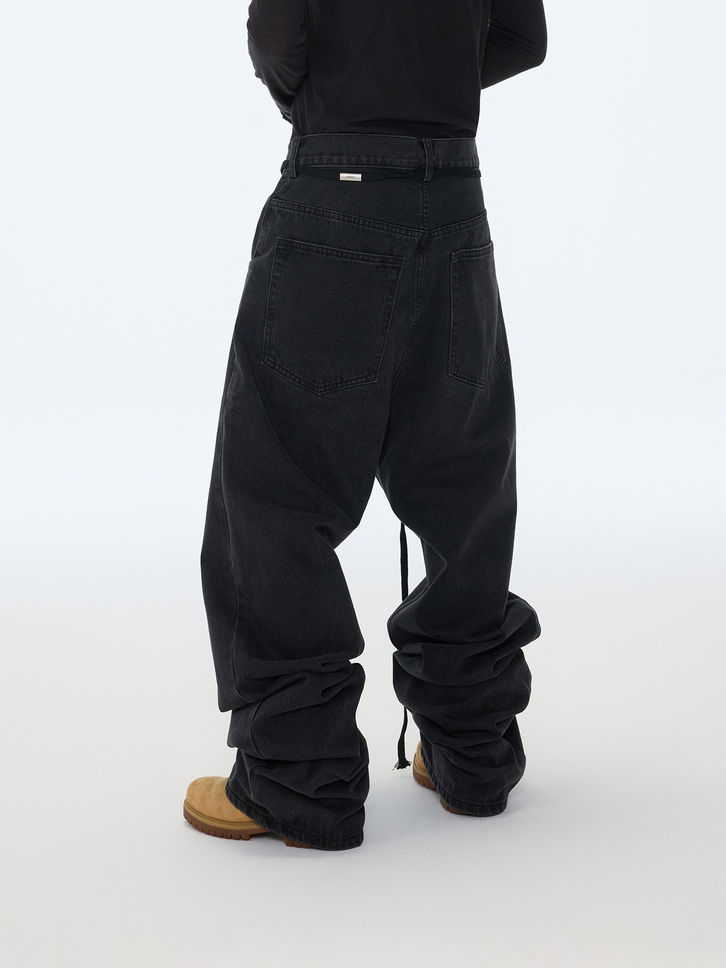 Drapierte schwarze Jeans