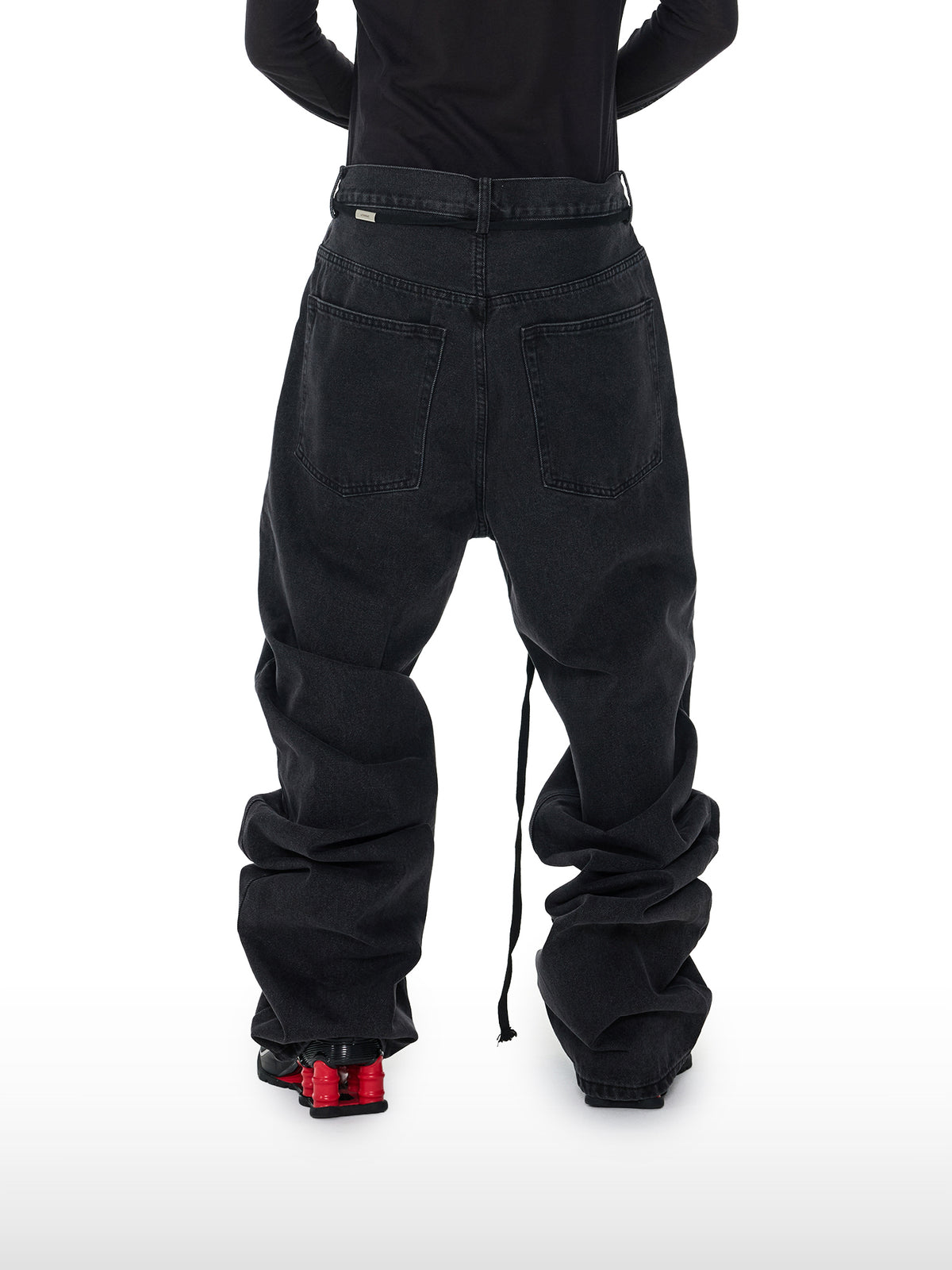 Drapierte schwarze Jeans