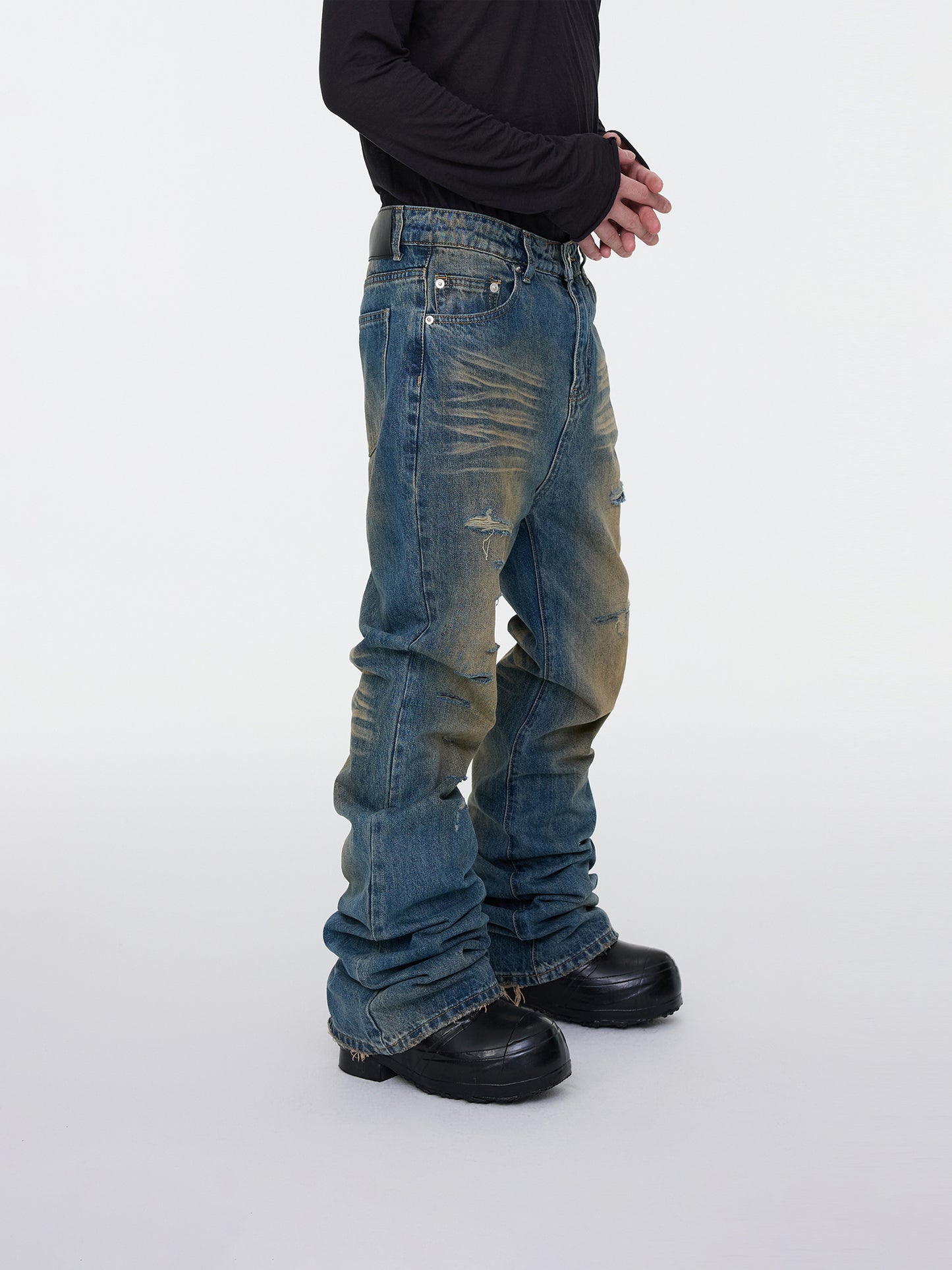 Staubige blaue Jeans