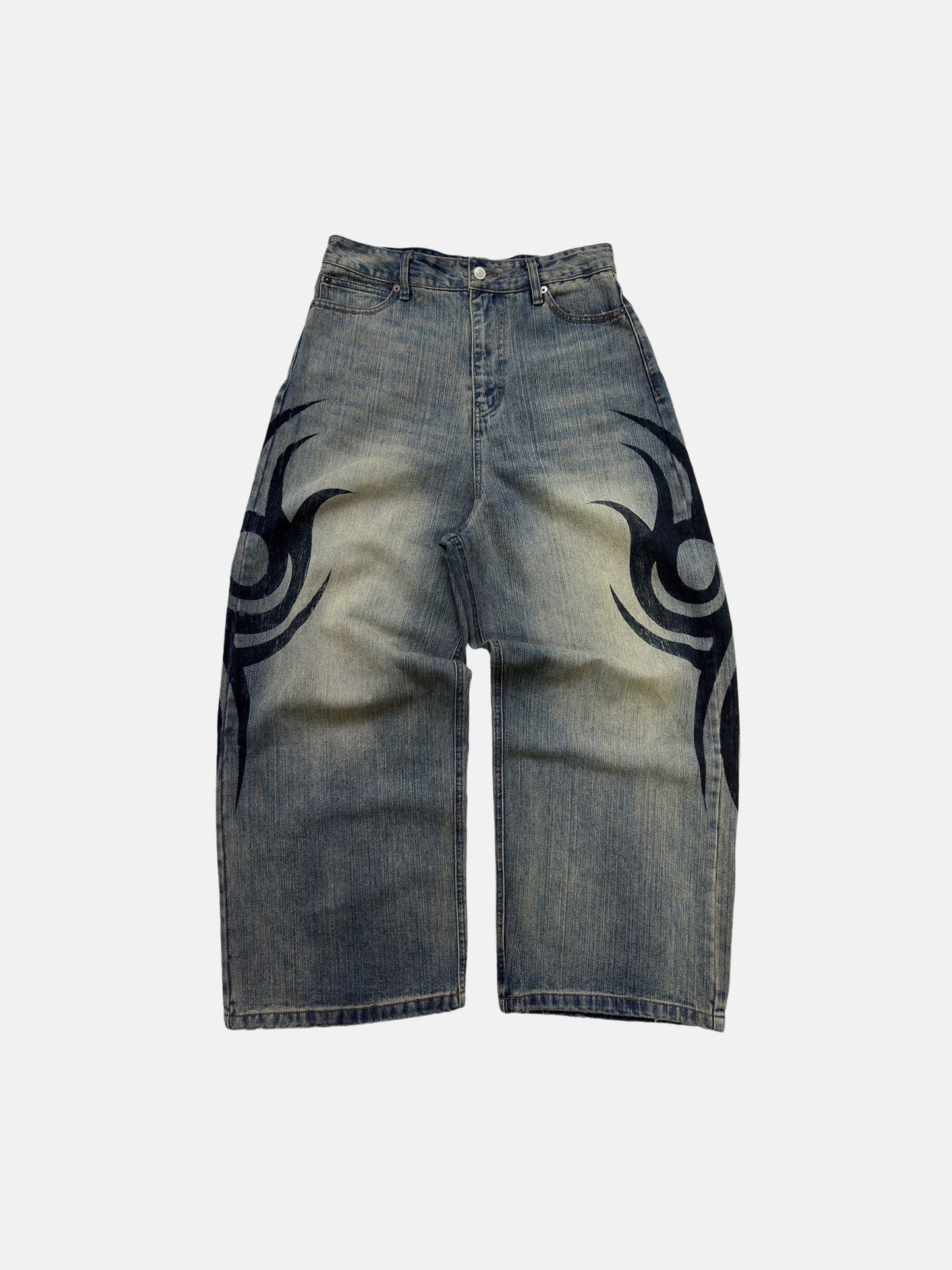 Verwaschene Tribal-Jeans