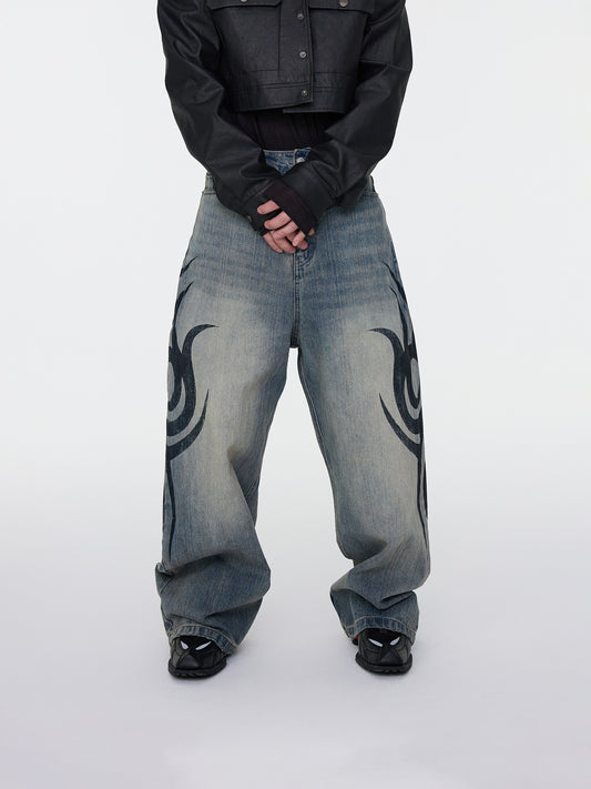 Verwaschene Tribal-Jeans
