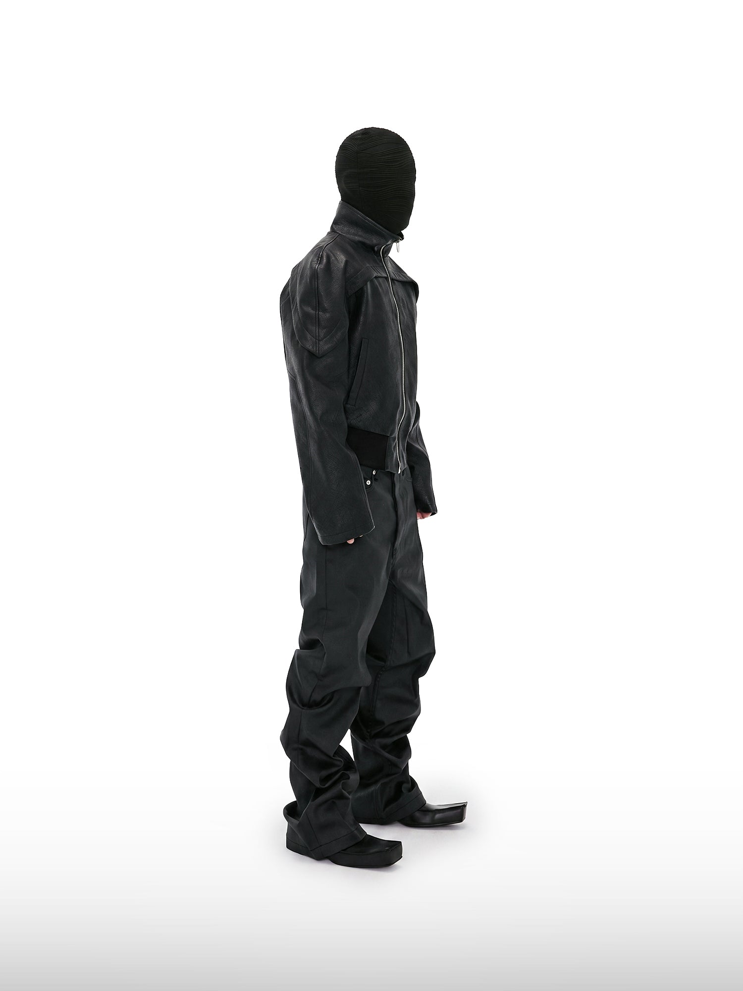 Matte schwarze Hose mit weitem Bein