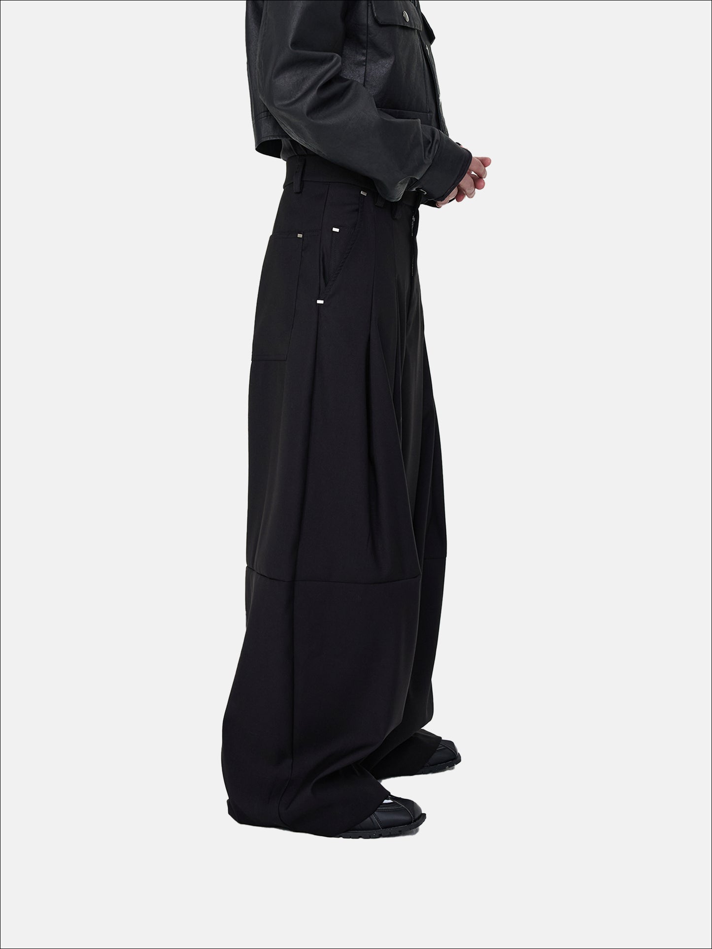 Obsidian Slouch-Hose