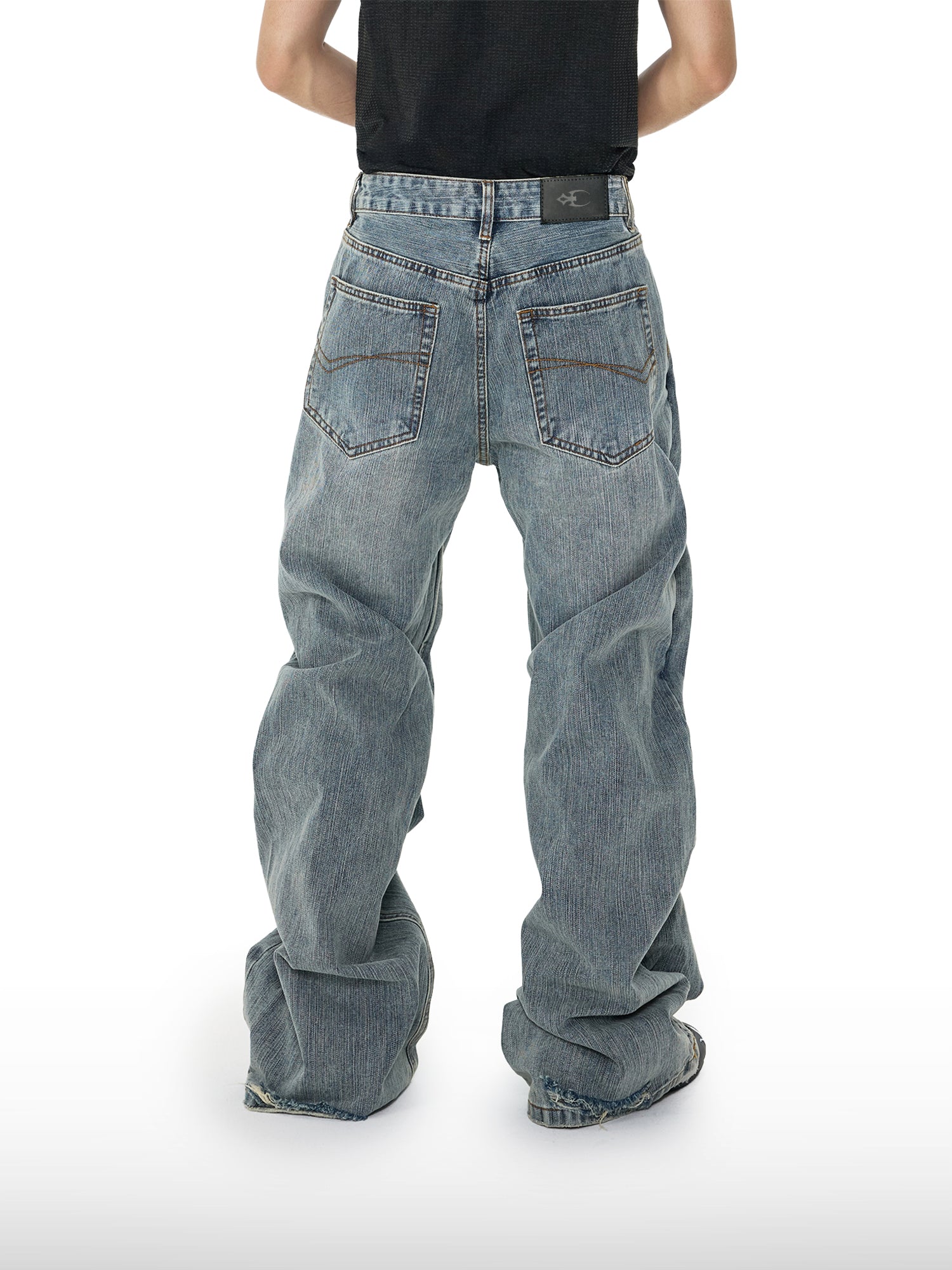 Übergroße Jeans mit verblasstem Look