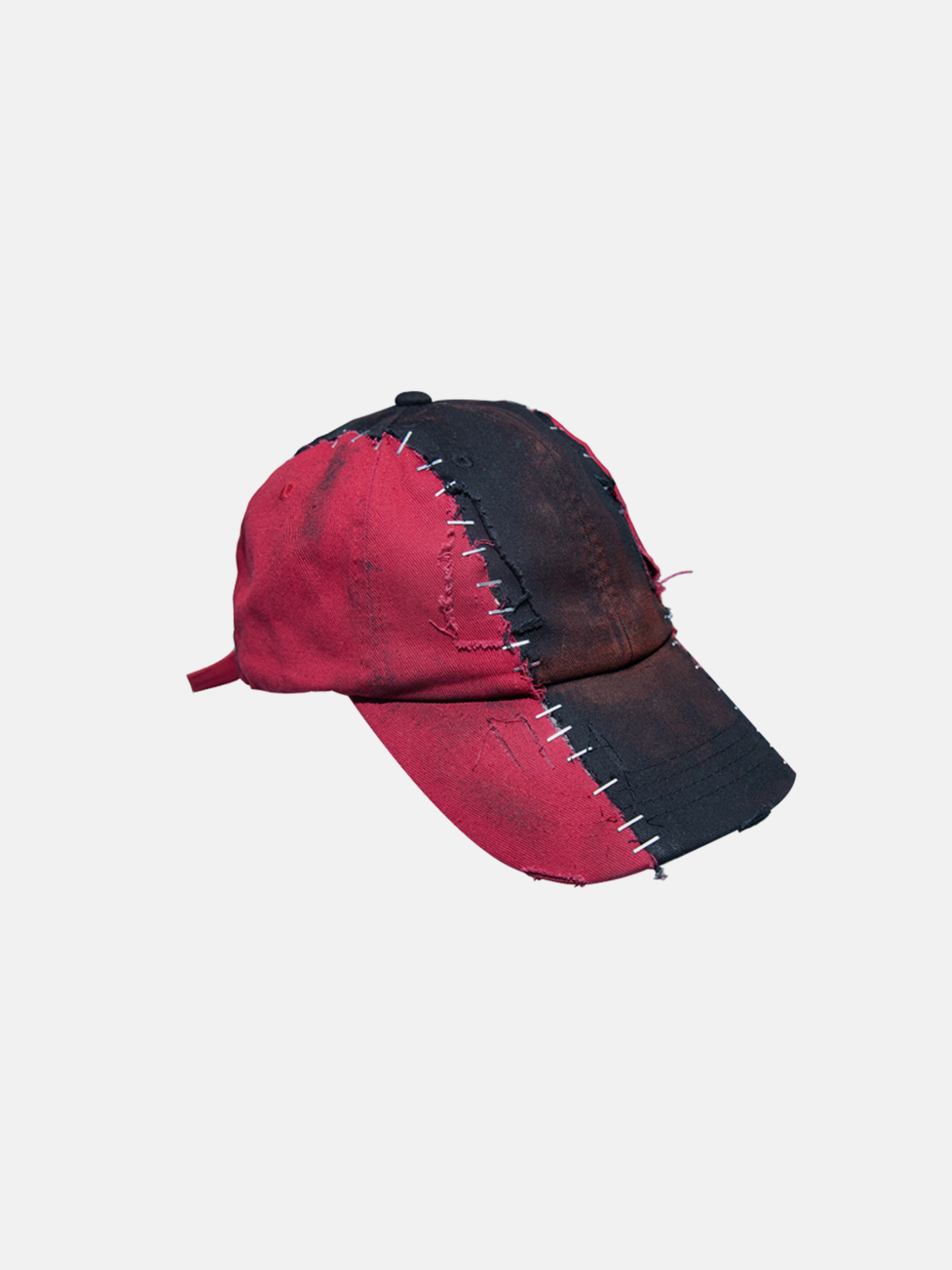 Rot-schwarze Stitch-Cap