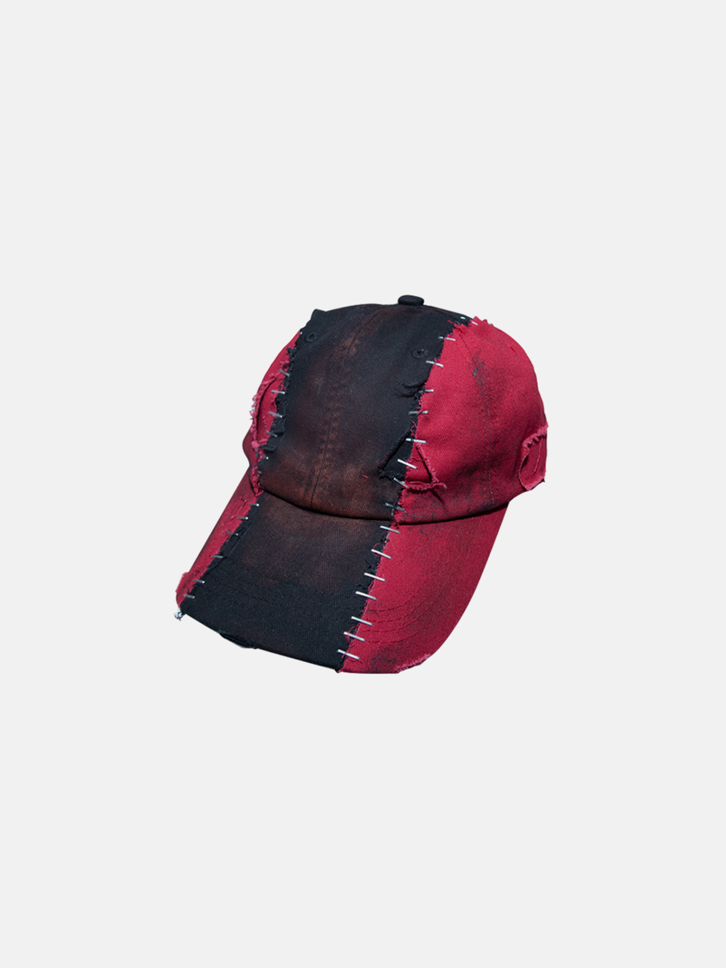 Rot-schwarze Stitch-Cap