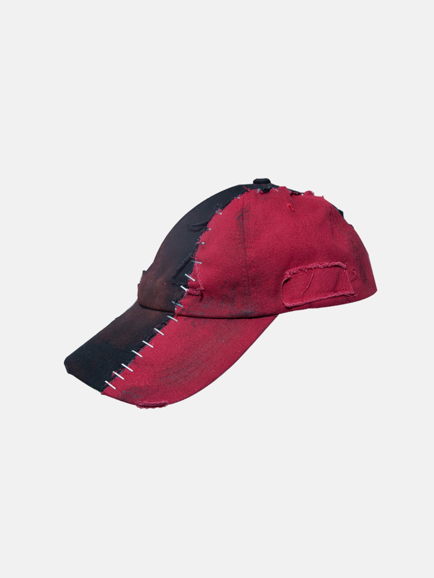 Rot-schwarze Stitch-Cap