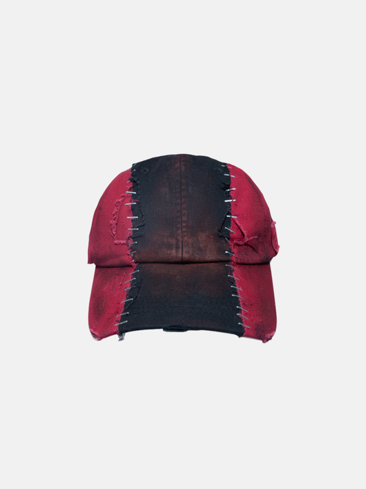 Rot-schwarze Stitch-Cap