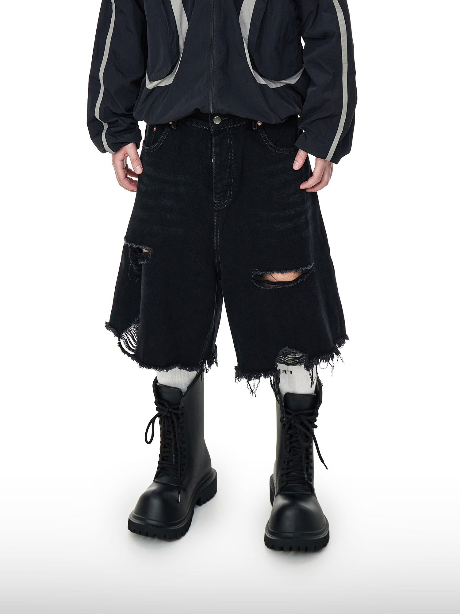 Zerrissene Shorts