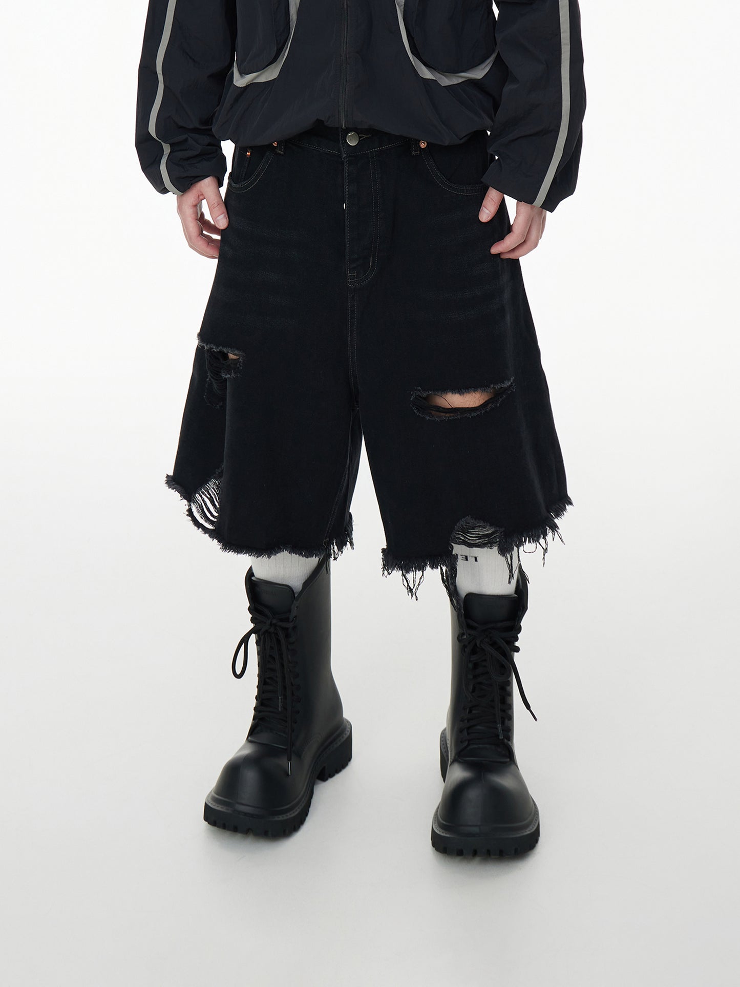 Zerrissene Shorts