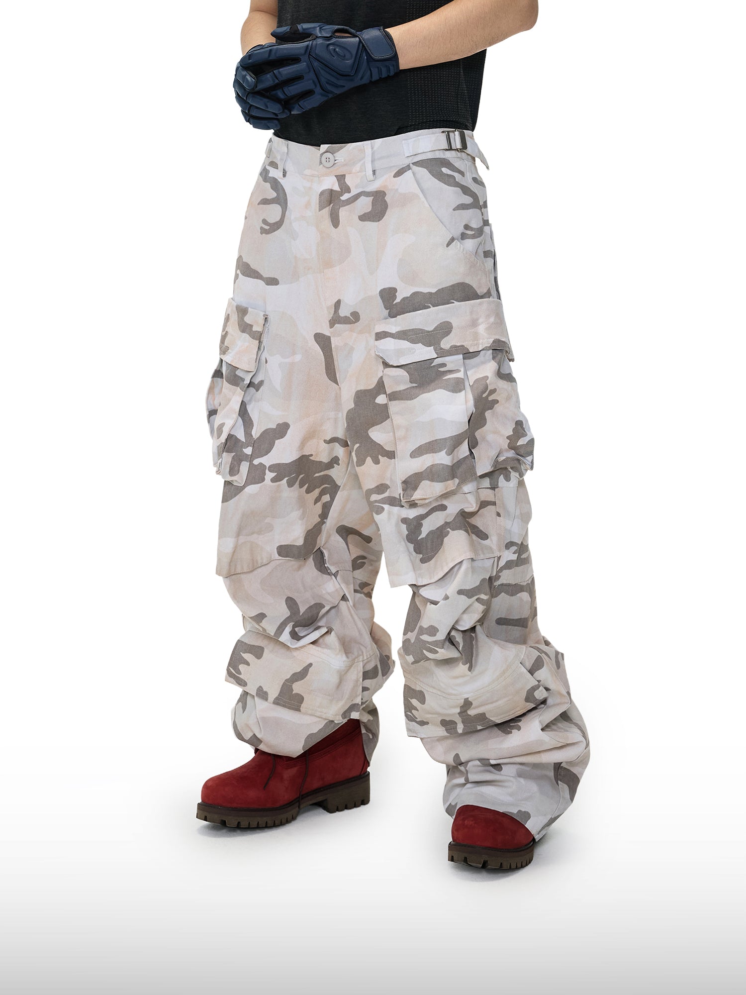 Sandfarbene Camouflage-Cargohose