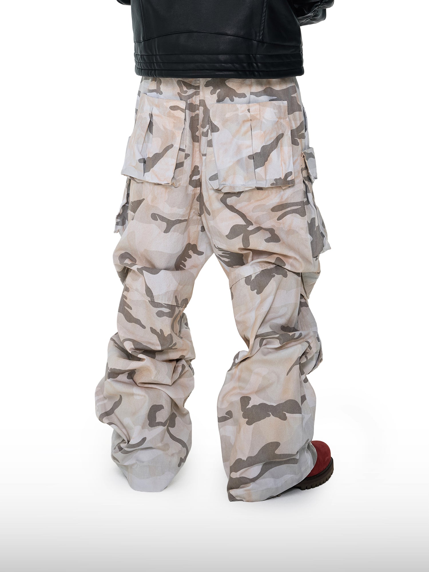 Sandfarbene Camouflage-Cargohose