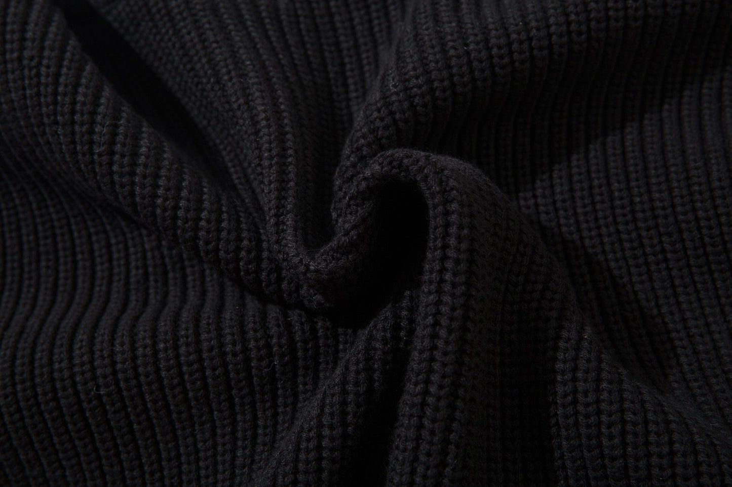 Pullover mit Schattenriss