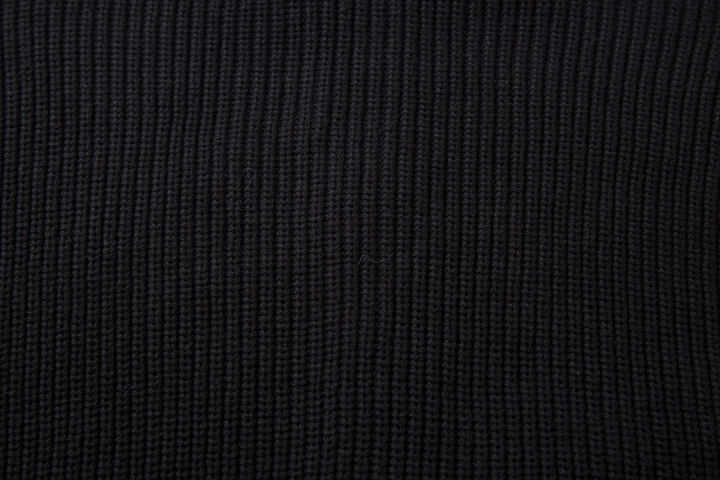 Pullover mit Schattenriss