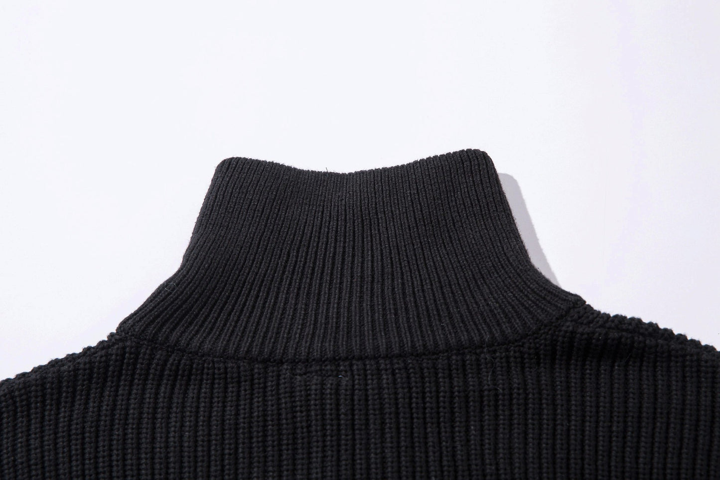 Pullover mit Schattenriss