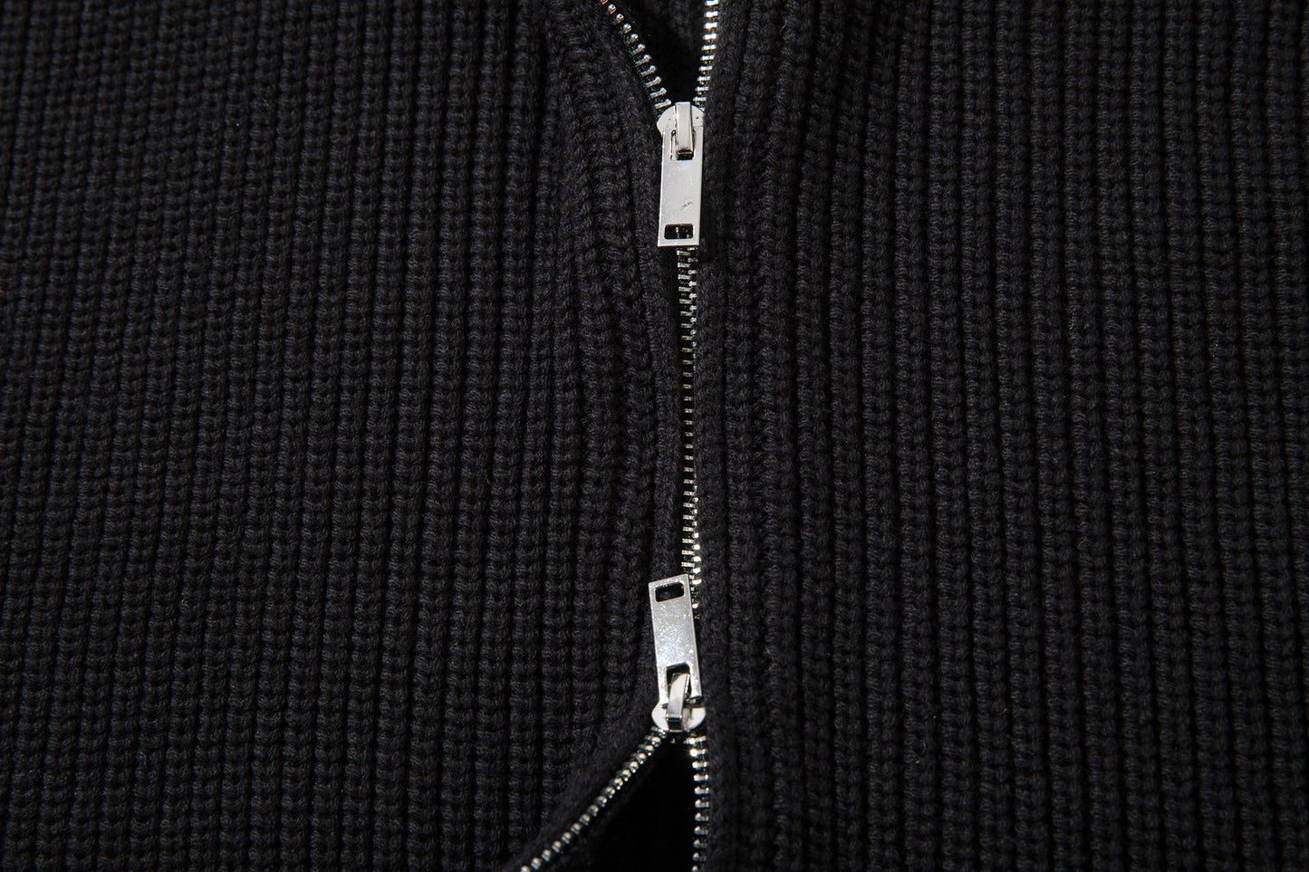 Pullover mit Schattenriss