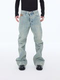 Gestapelte weite Jeans
