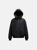 Leere zerknitterte Jacke
