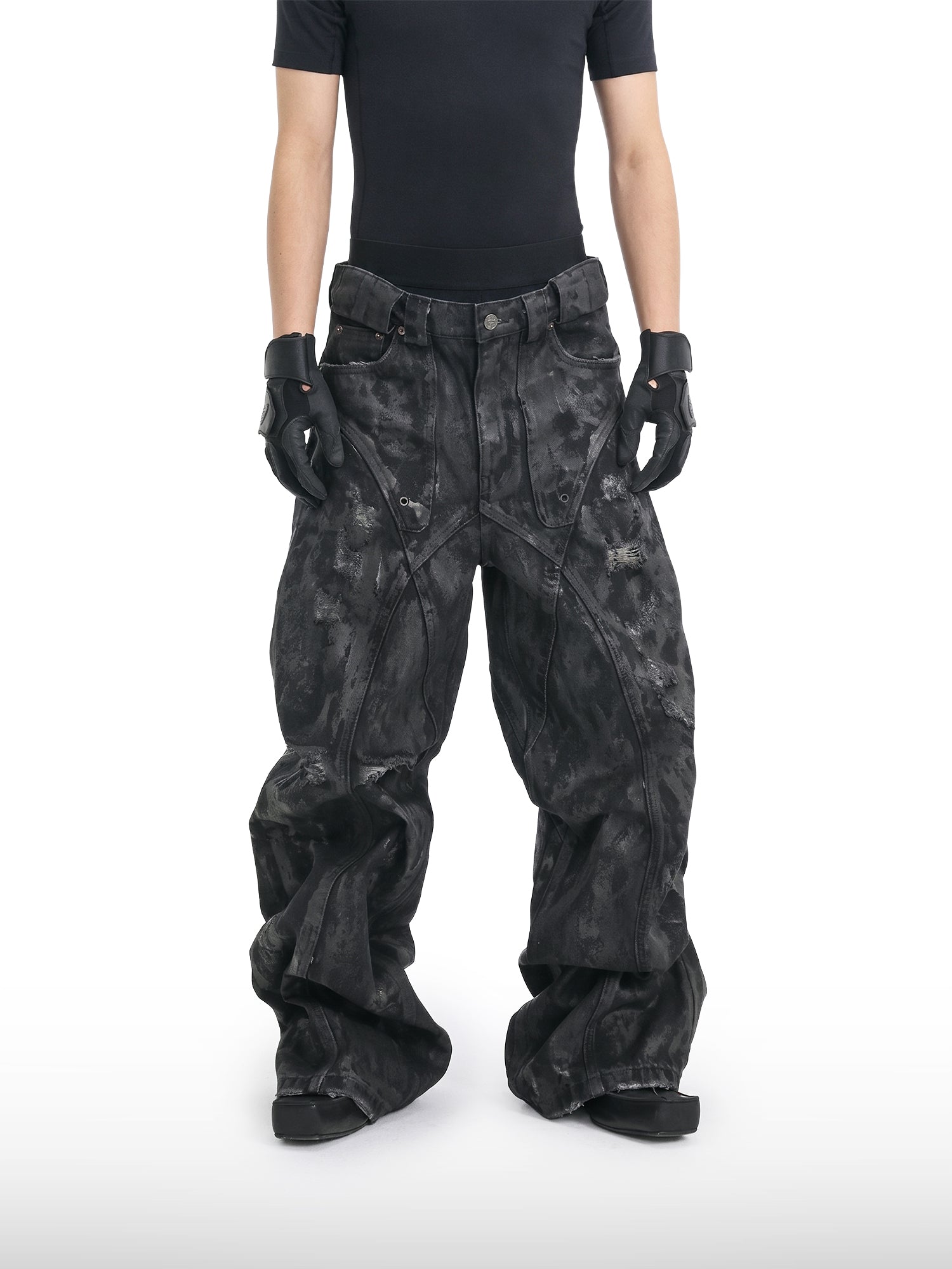 Gewachste Jeans im Destroyed-Look